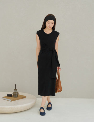 Kathy Tie Waist Midi Dress in Black
