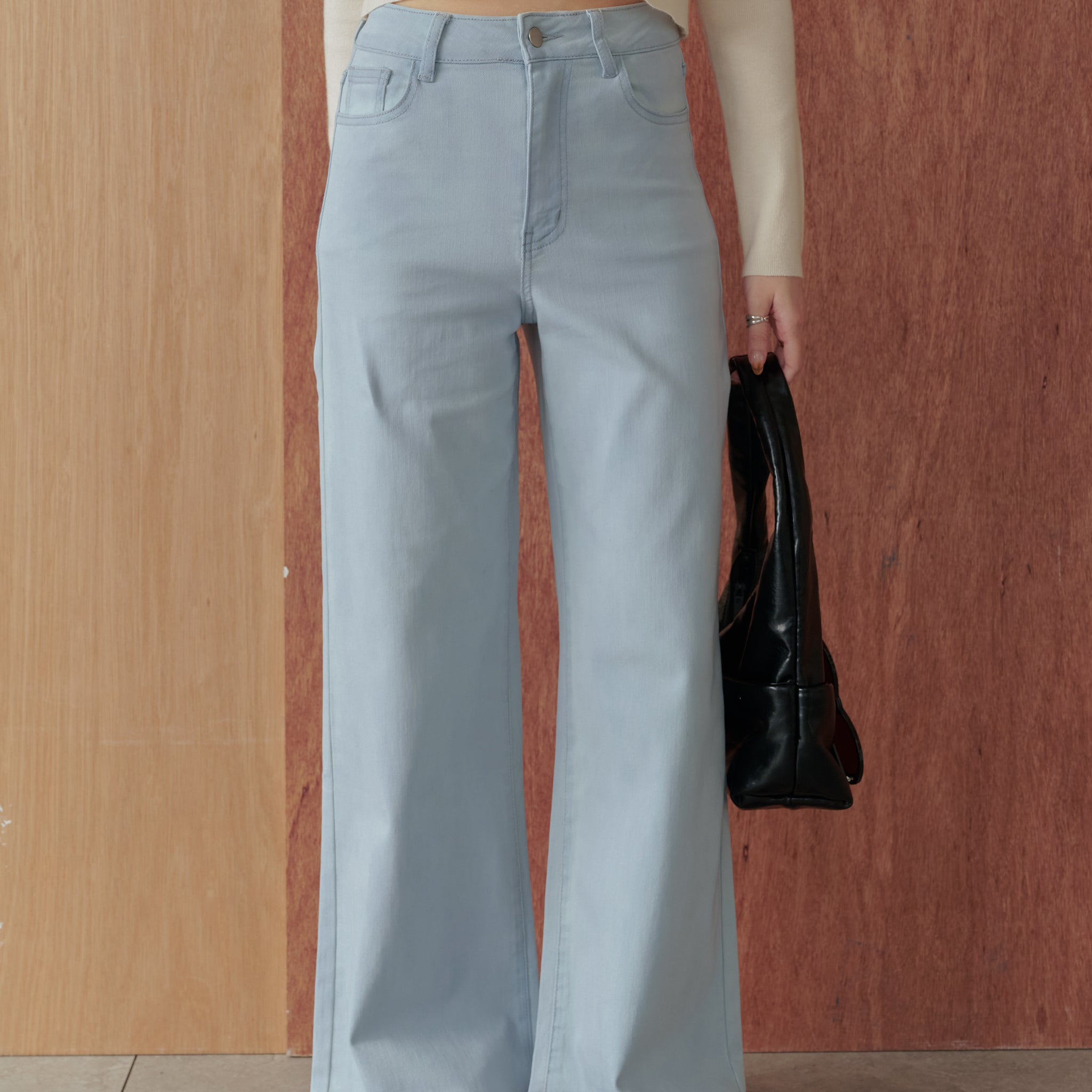 Gemma Stretchy Wide Straight Jeans in Light Wash