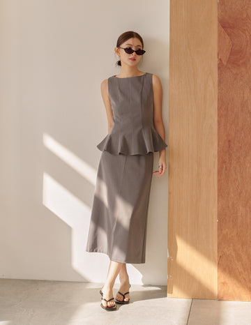Madison Midi Skirt in Grey