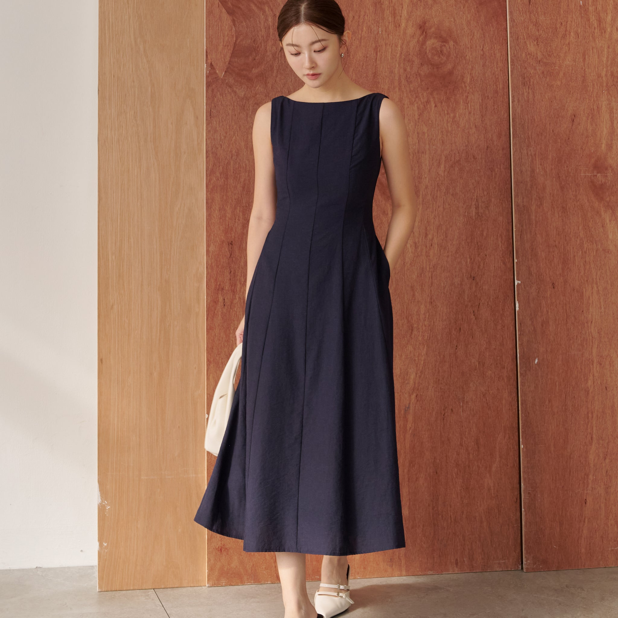 Carrie Panel Midi Dress in Navy
