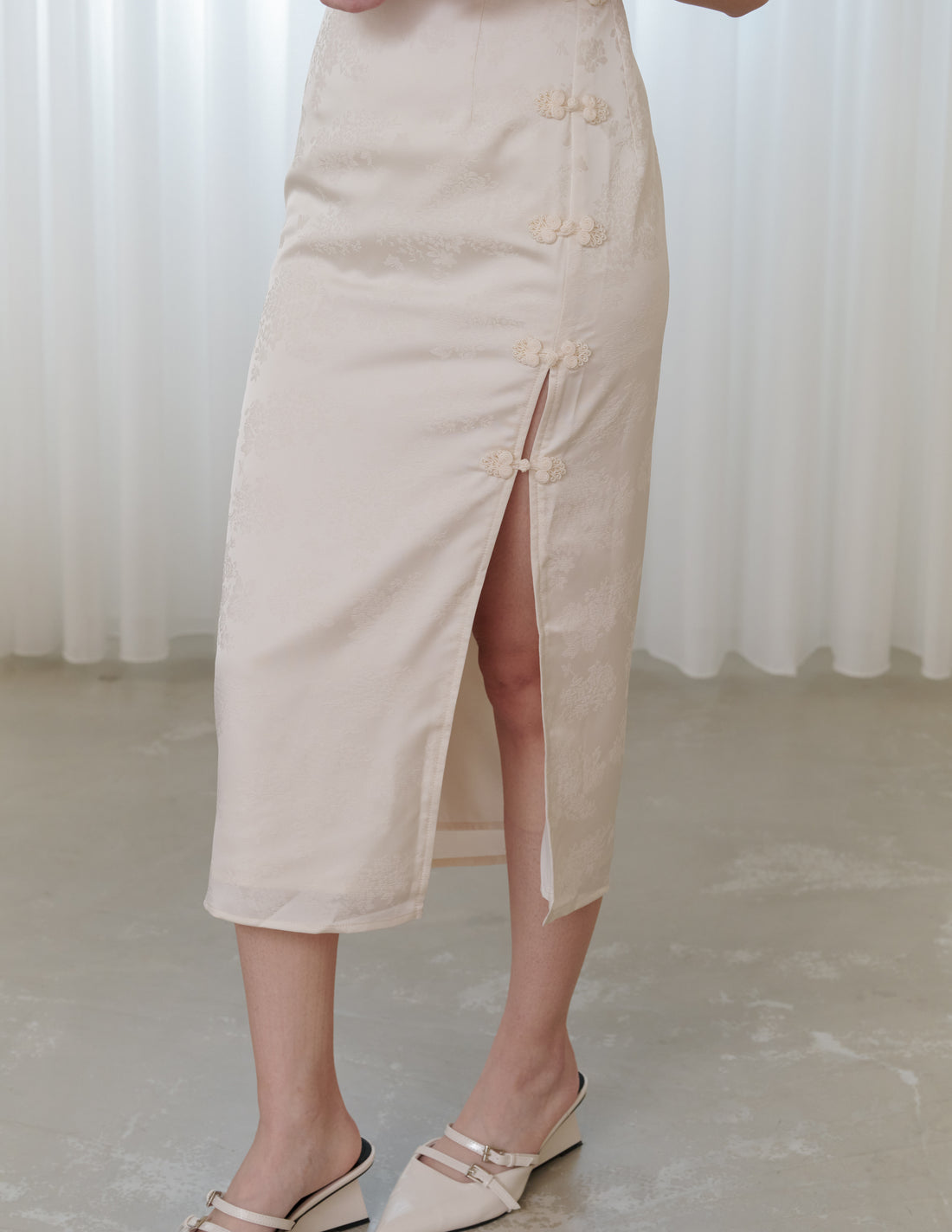 Suzie Jacquard Padded Midi Dress V2 in Ivory